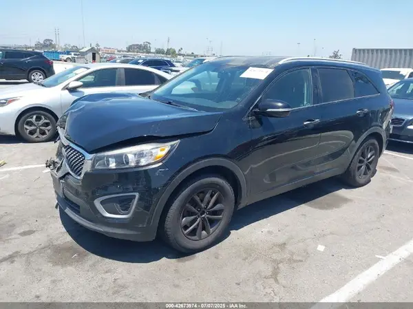 5XYPG4A56JG367766 2018 KIA SORENTO - Image 2