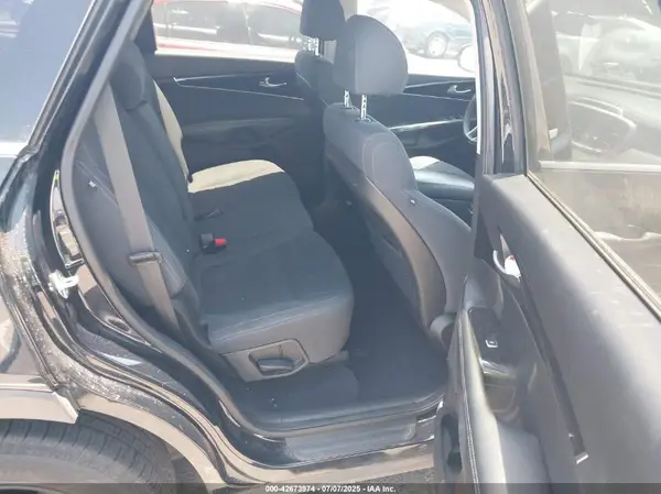 5XYPG4A56JG367766 2018 KIA SORENTO - Image 8
