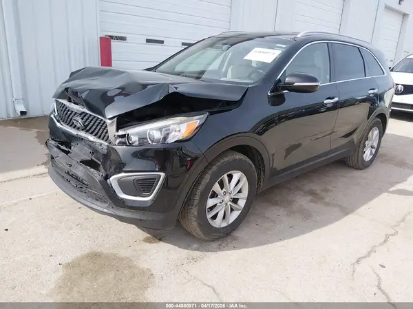 5XYPG4A56JG373762 2018 KIA SORENTO - Image 2