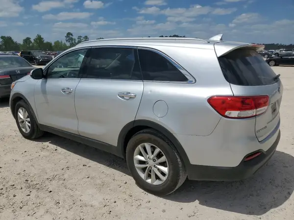 5XYPG4A56JG374684 2018 KIA SORENTO - Image 2