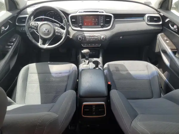 5XYPG4A56JG374684 2018 KIA SORENTO - Image 8