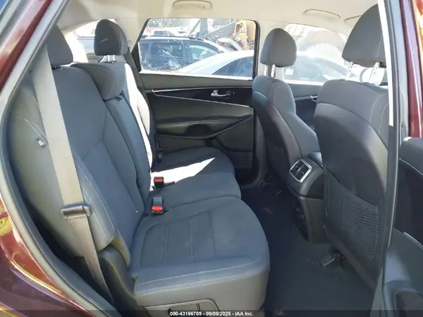 5XYPG4A56JG383479 2018 KIA SORENTO - Image 8
