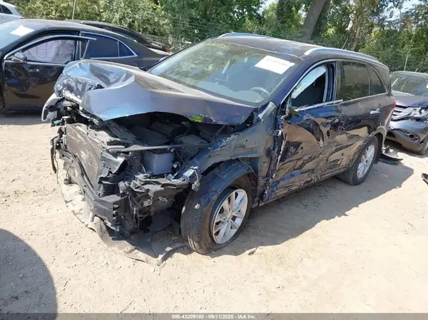 5XYPG4A56JG389217 2018 KIA SORENTO - Image 2