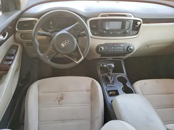 5XYPG4A56JG389265 2018 KIA SORENTO - Image 8