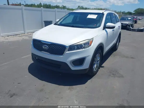 5XYPG4A56JG394479 2018 KIA SORENTO - Image 2