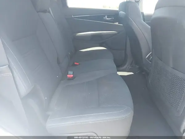 5XYPG4A56JG394479 2018 KIA SORENTO - Image 8