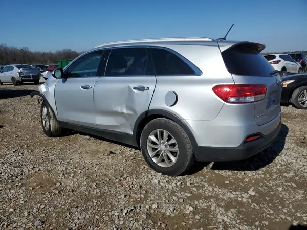 5XYPG4A56JG394644 2018 KIA SORENTO - Image 2