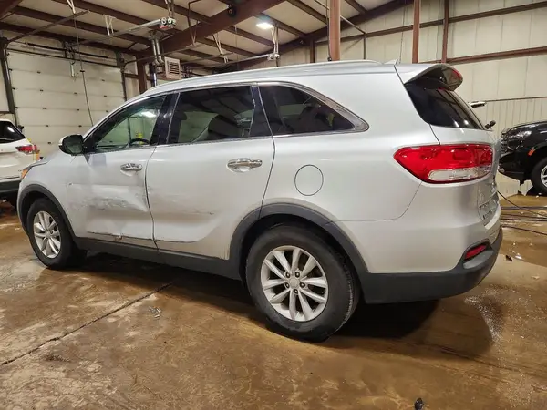 5XYPG4A56JG400216 2018 KIA SORENTO - Image 2