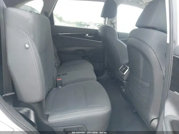 5XYPG4A56KG440460 2019 KIA SORENTO - Image 8