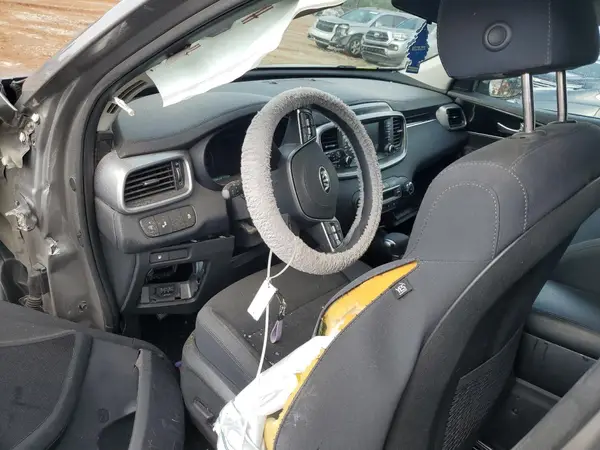 5XYPG4A56KG452558 2019 KIA SORENTO - Image 8