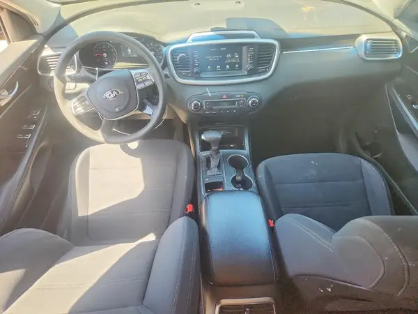 5XYPG4A56KG452821 2019 KIA SORENTO - Image 8