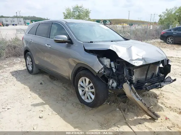 5XYPG4A56KG467903 2019 KIA SORENTO - Image 1