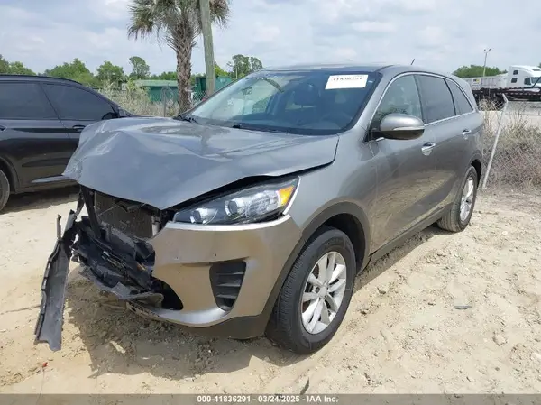 5XYPG4A56KG467903 2019 KIA SORENTO - Image 2