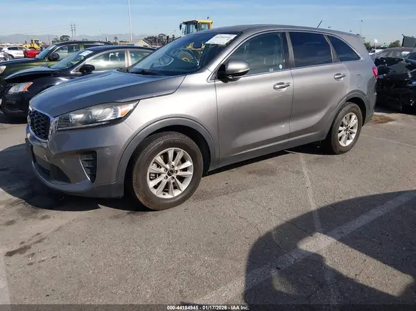 5XYPG4A56KG469909 2019 KIA SORENTO - Image 2