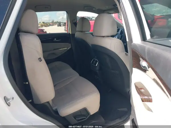 5XYPG4A56KG475936 2019 KIA SORENTO - Image 8