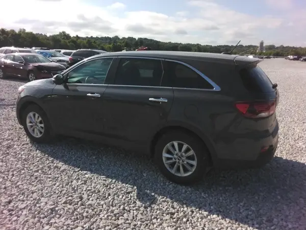 5XYPG4A56KG483518 2019 KIA SORENTO - Image 2