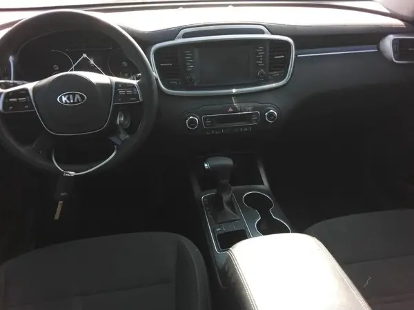 5XYPG4A56KG483518 2019 KIA SORENTO - Image 8