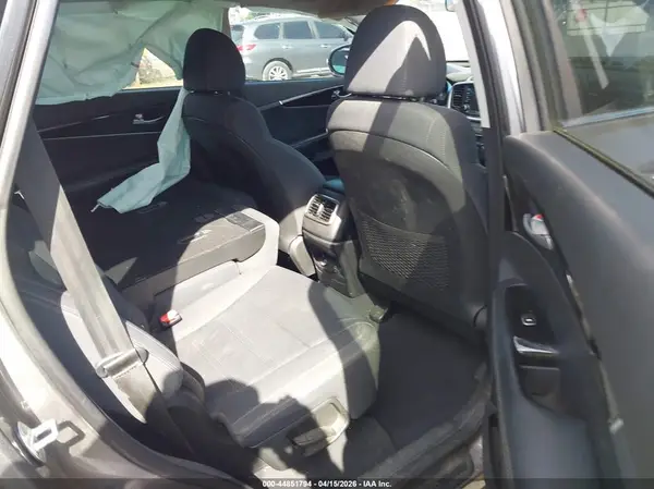 5XYPG4A56KG489593 2019 KIA SORENTO - Image 8