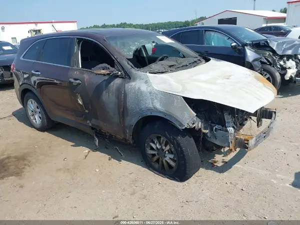 5XYPG4A56KG490596 2019 KIA SORENTO - Image 1