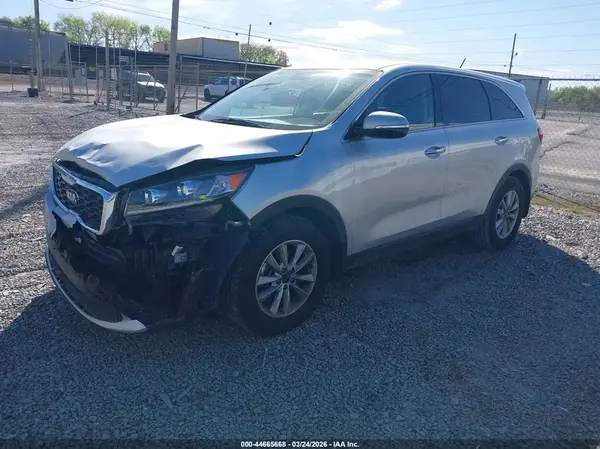 5XYPG4A56KG496415 2019 KIA SORENTO - Image 2