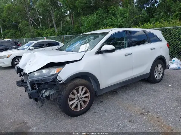 5XYPG4A56KG497242 2019 KIA SORENTO - Image 2