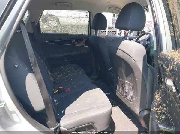 5XYPG4A56KG516842 2019 KIA SORENTO - Image 8