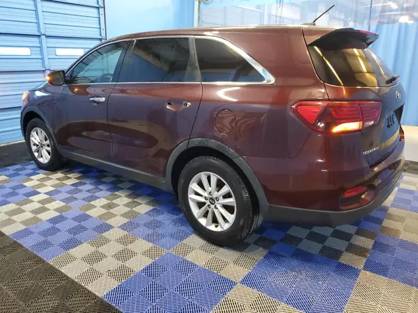 5XYPG4A56KG553342 2019 KIA SORENTO - Image 2