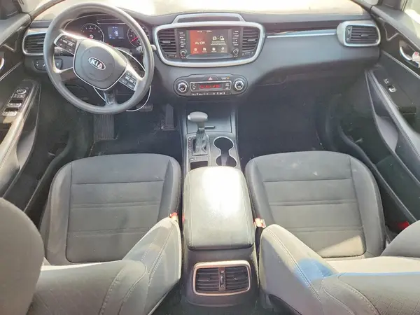5XYPG4A56KG554880 2019 KIA SORENTO - Image 8
