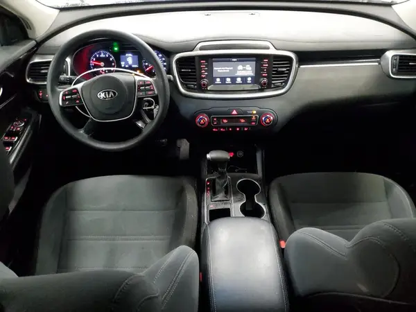 5XYPG4A56KG558427 2019 KIA SORENTO - Image 8