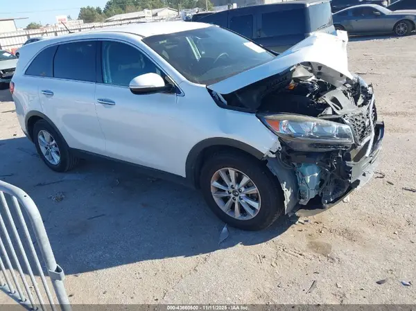 5XYPG4A56KG564499 2019 KIA SORENTO - Image 1