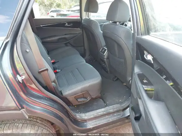 5XYPG4A56LG621219 2020 KIA SORENTO - Image 8