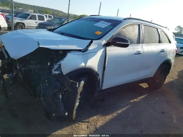 5XYPG4A56LG661624 2020 KIA SORENTO - Image 2