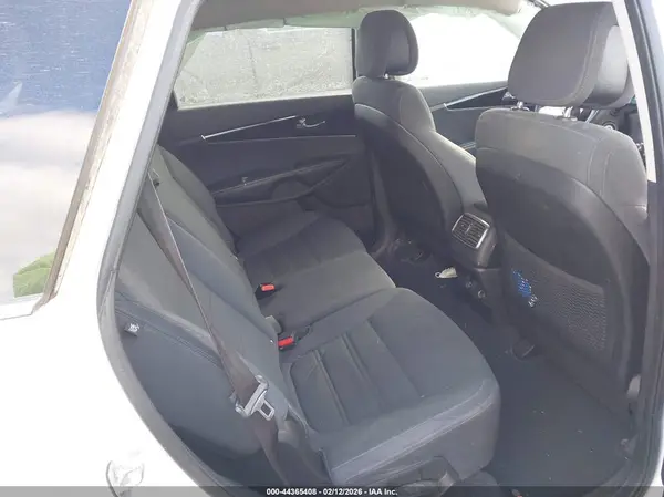 5XYPG4A57GG009309 2016 KIA SORENTO - Image 8