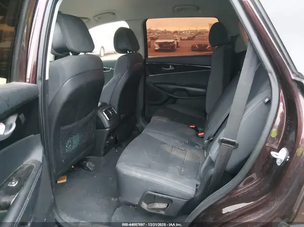 5XYPG4A57GG011142 2016 KIA SORENTO - Image 8