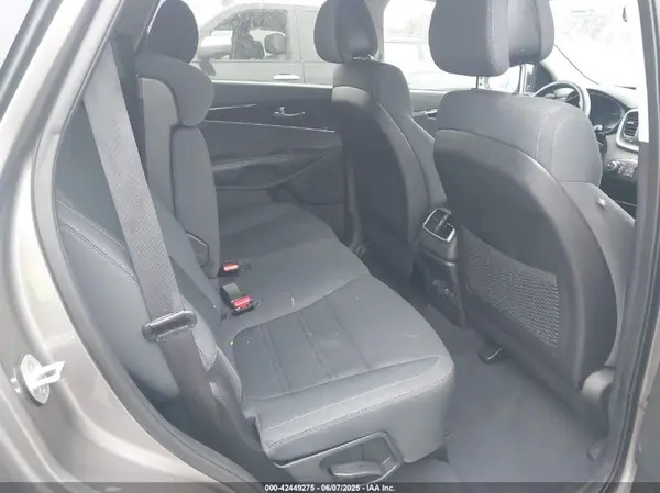 5XYPG4A57GG070630 2016 KIA SORENTO - Image 8