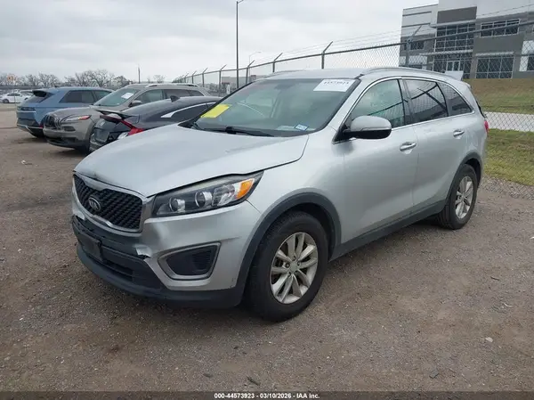 5XYPG4A57GG108499 2016 KIA SORENTO - Image 2