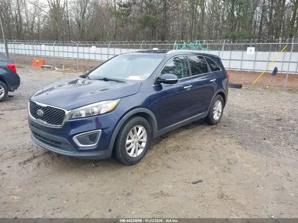 5XYPG4A57GG140563 2016 KIA SORENTO - Image 2