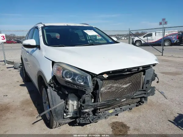 5XYPG4A57GG150946 2016 KIA SORENTO - Image 1