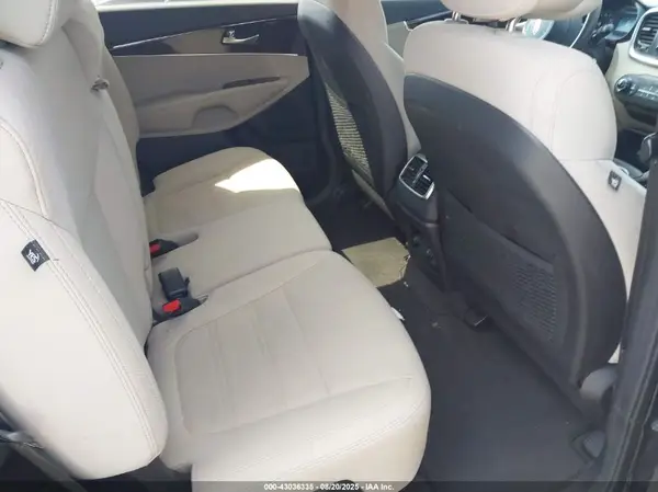 5XYPG4A57HG188033 2017 KIA SORENTO - Image 8