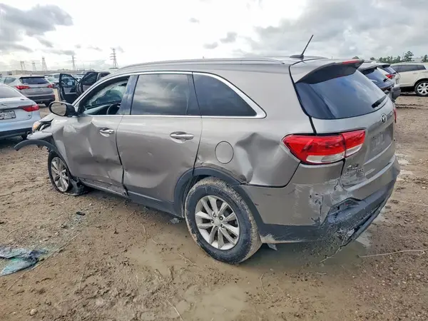 5XYPG4A57HG196875 2017 KIA SORENTO - Image 2