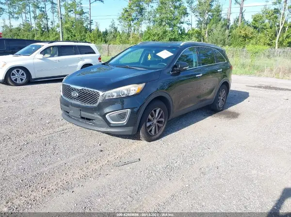 5XYPG4A57HG213979 2017 KIA SORENTO - Image 2