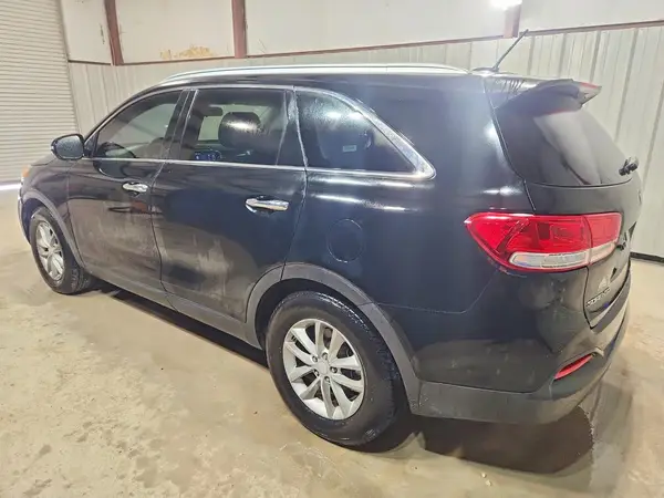 5XYPG4A57HG215229 2017 KIA SORENTO - Image 2