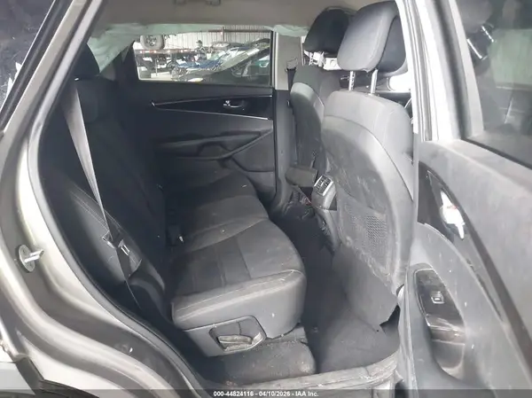 5XYPG4A57HG218387 2017 KIA SORENTO - Image 8