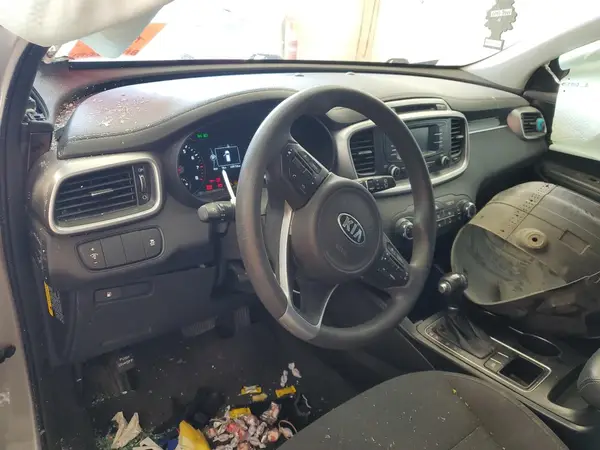 5XYPG4A57HG223668 2017 KIA SORENTO - Image 8