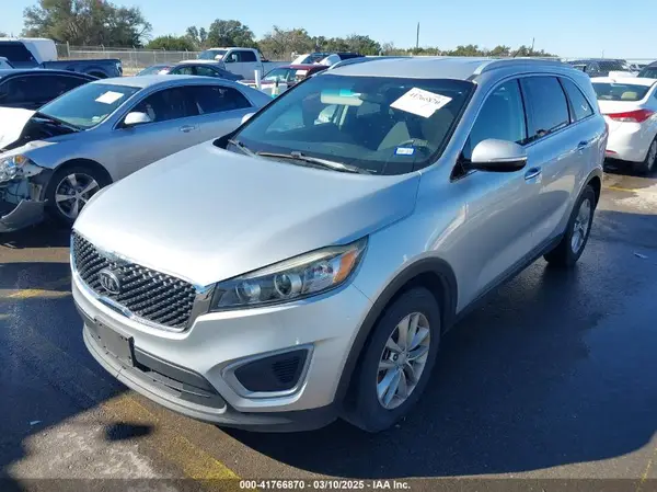 5XYPG4A57HG270005 2017 KIA SORENTO - Image 2