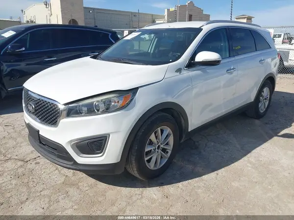 5XYPG4A57HG284163 2017 KIA SORENTO - Image 2