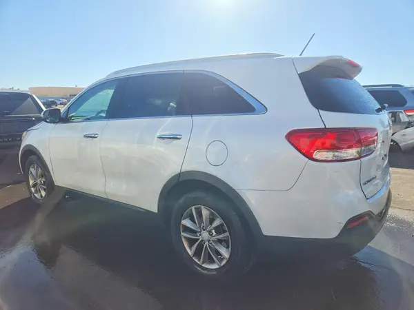5XYPG4A57HG319218 2017 KIA SORENTO - Image 2