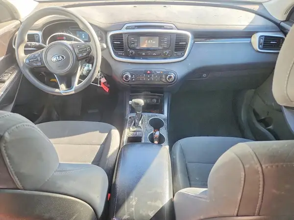 5XYPG4A57HG319218 2017 KIA SORENTO - Image 8