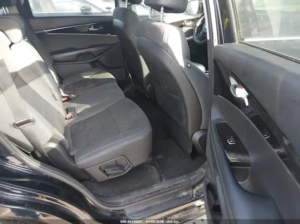 5XYPG4A57HG331515 2017 KIA SORENTO - Image 8