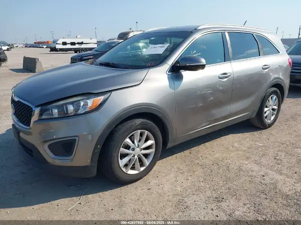 5XYPG4A57JG350541 2018 KIA SORENTO - Image 2